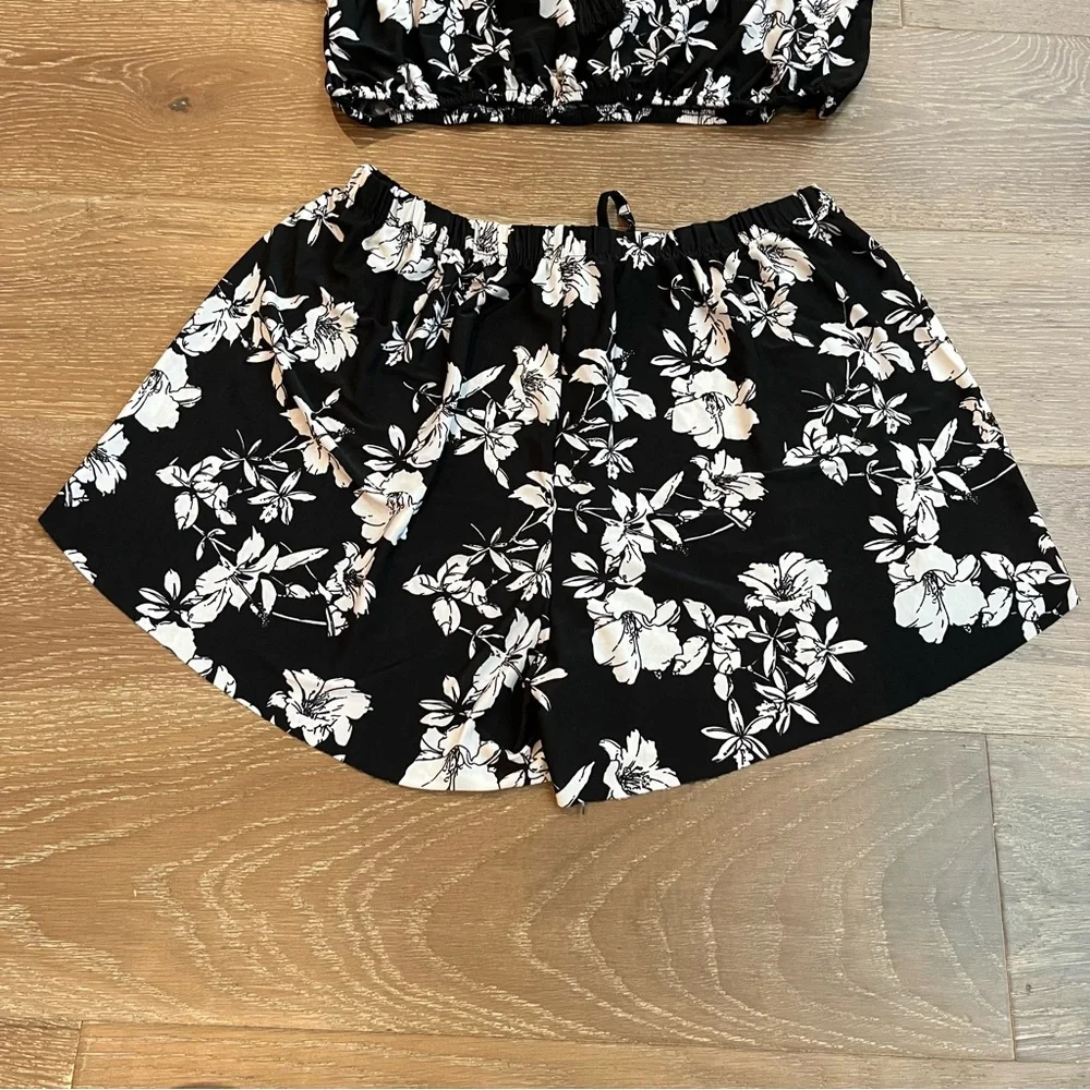 🌸 Women’s Floral Off-Shoulder Top and Shorts Swim Cover Up Set Size M